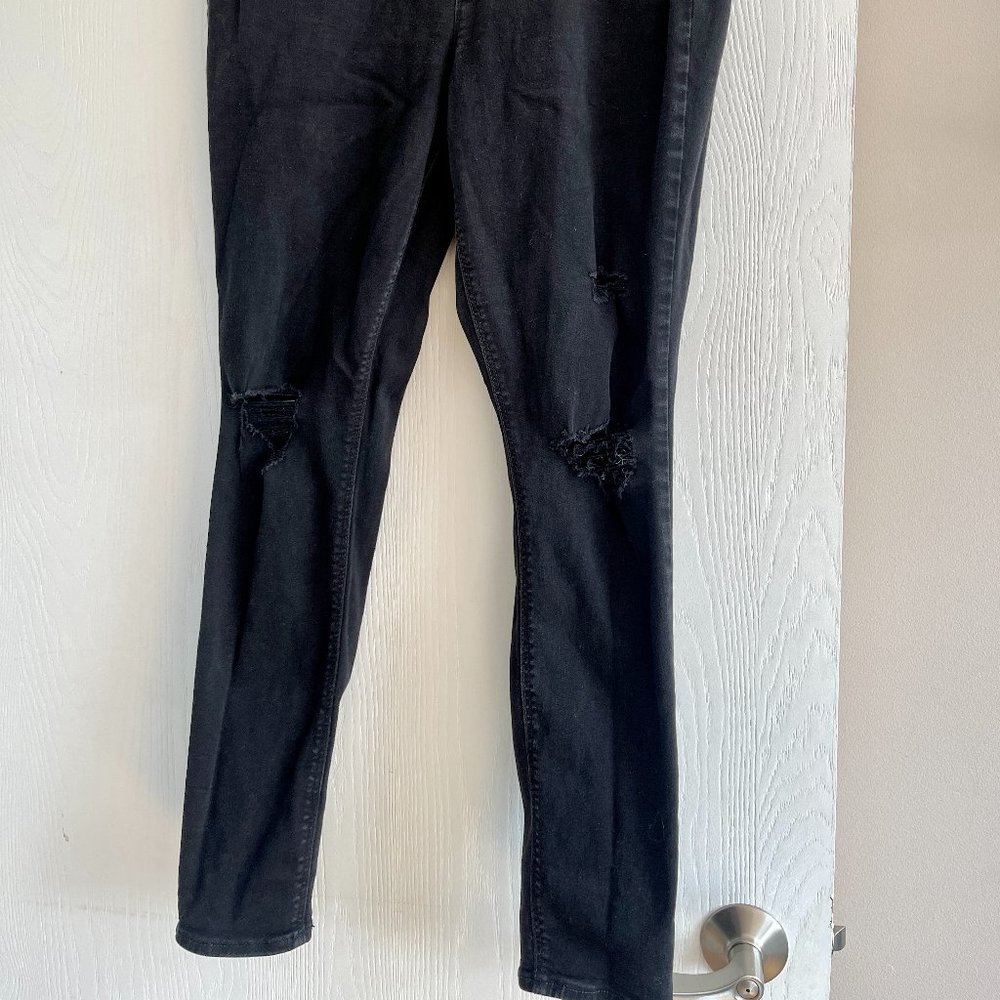 Old Navy Rockstar Super Skinny High Rise Distressed Jeans